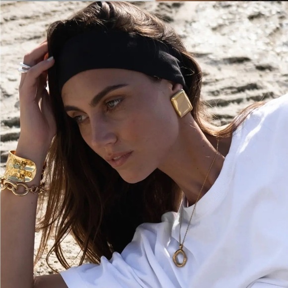 18K Gold Plated Irregular Rugged Big Square Earrings - Picture 4 of 7